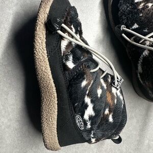 KEEN Kids Black & Multi Fuzzy Ankle Shoe